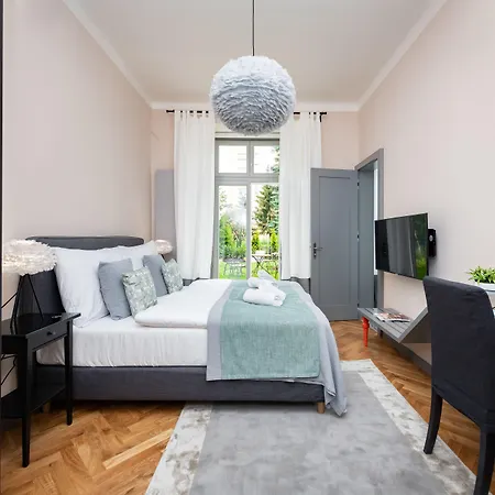 Garden By Tkc Hotel apartamentowy Praga