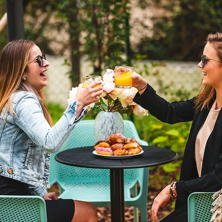 Ξενοδοχείο με διαμερίσματα Garden By Tkc